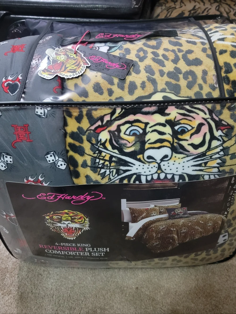Ed Hardy Leopard & Tiger Print Plus 4 Piece Comforter Set with Red Accents New